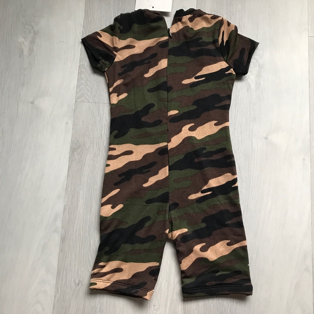 NAKED WAREDROBE CAMO BABY ONSIE ZIP BACK 4YRS